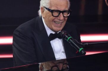 oggi-sabato-27-luglio-compie-85-anni-un-mito-della-musica-italiana-peppino-di-capri-square-site-dihuz